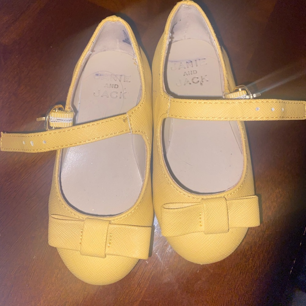 Dressy shoes